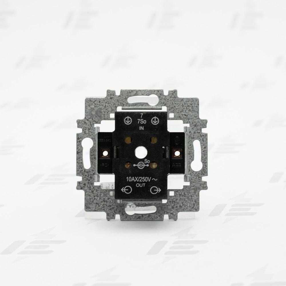 3558-A07340 Přístroj přepínače křížového, řazení 7, 7So