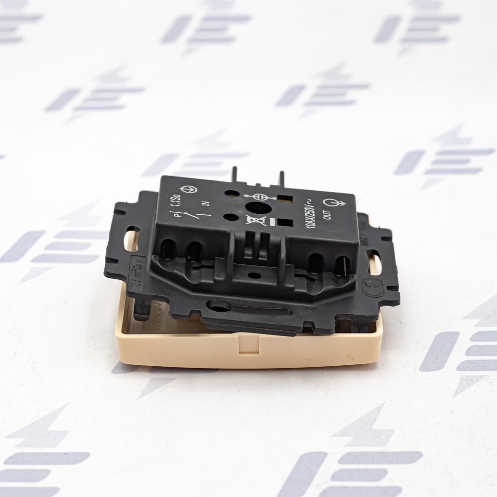 3557G-A01340 C1 Spínač jednopólový, řazení 1, s krytem