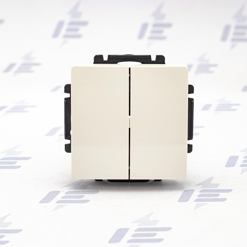 3557G-A05340 B1 Přepínač sériový, řazení 5, s krytem