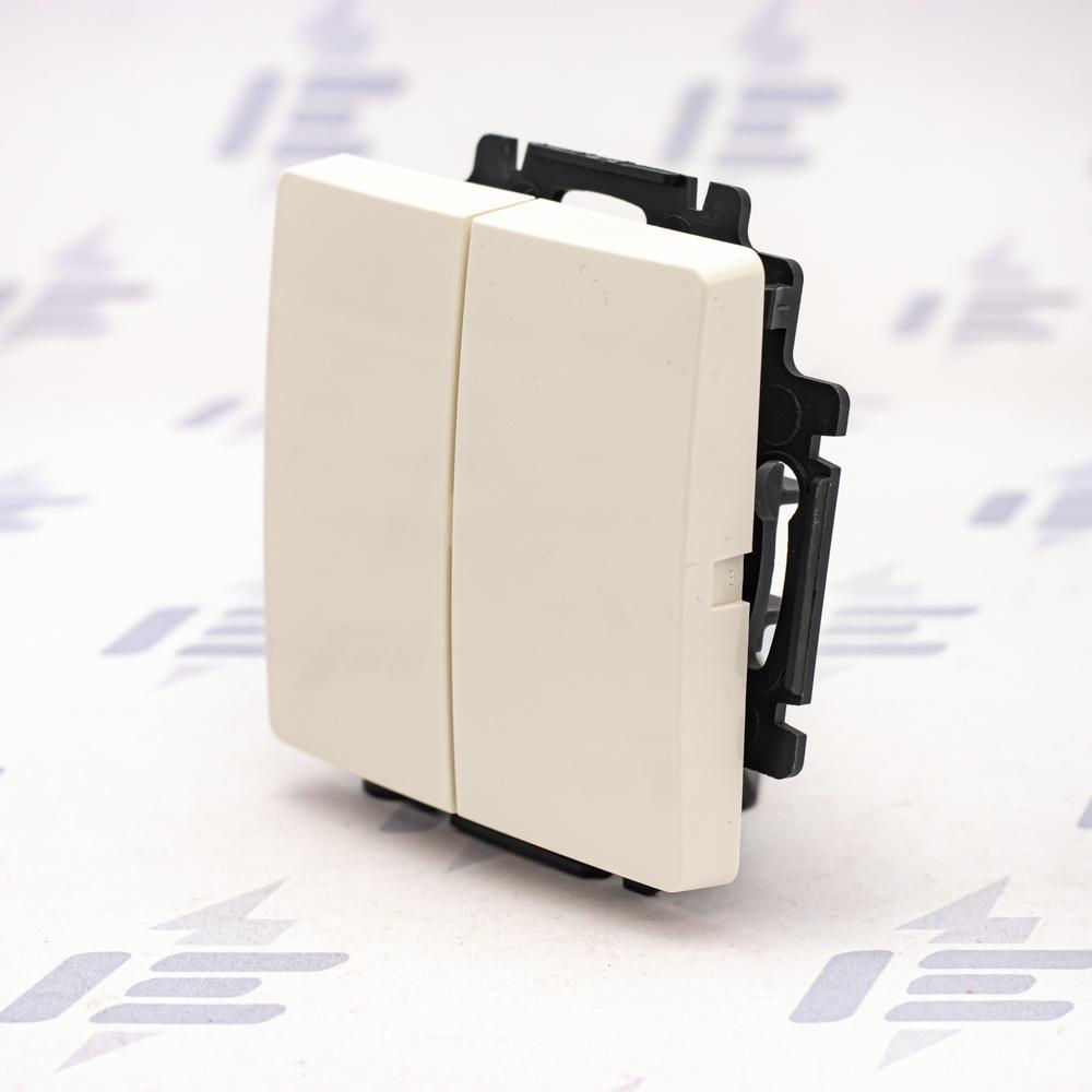 3557G-A87340 B1 Ovládač zapínací dvojitý, řazení 1/0+1/0, s krytem