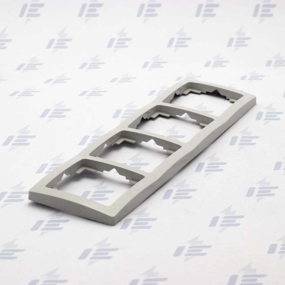 3901J-A00040 S1 Rámeček čtyřnásobný, pro vodorovnou i svislou montáž