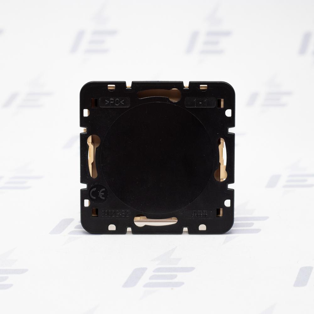 3902G-A00001 C1 Kryt zaslepovací, s upevňovacím třmenem