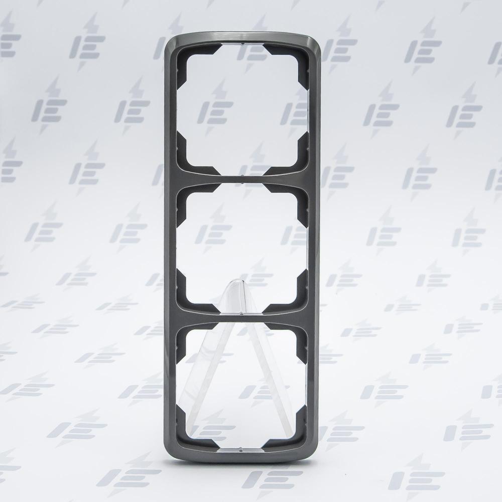 3901A-B31 S2 Rámeček trojnásobný, svislý