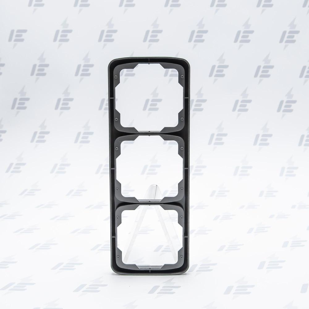 3901A-B31 S2 Rámeček trojnásobný, svislý