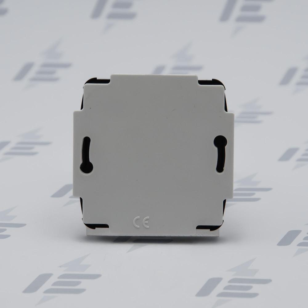 3902A-A001 N Kryt zaslepovací, s upevňovacím třmenem