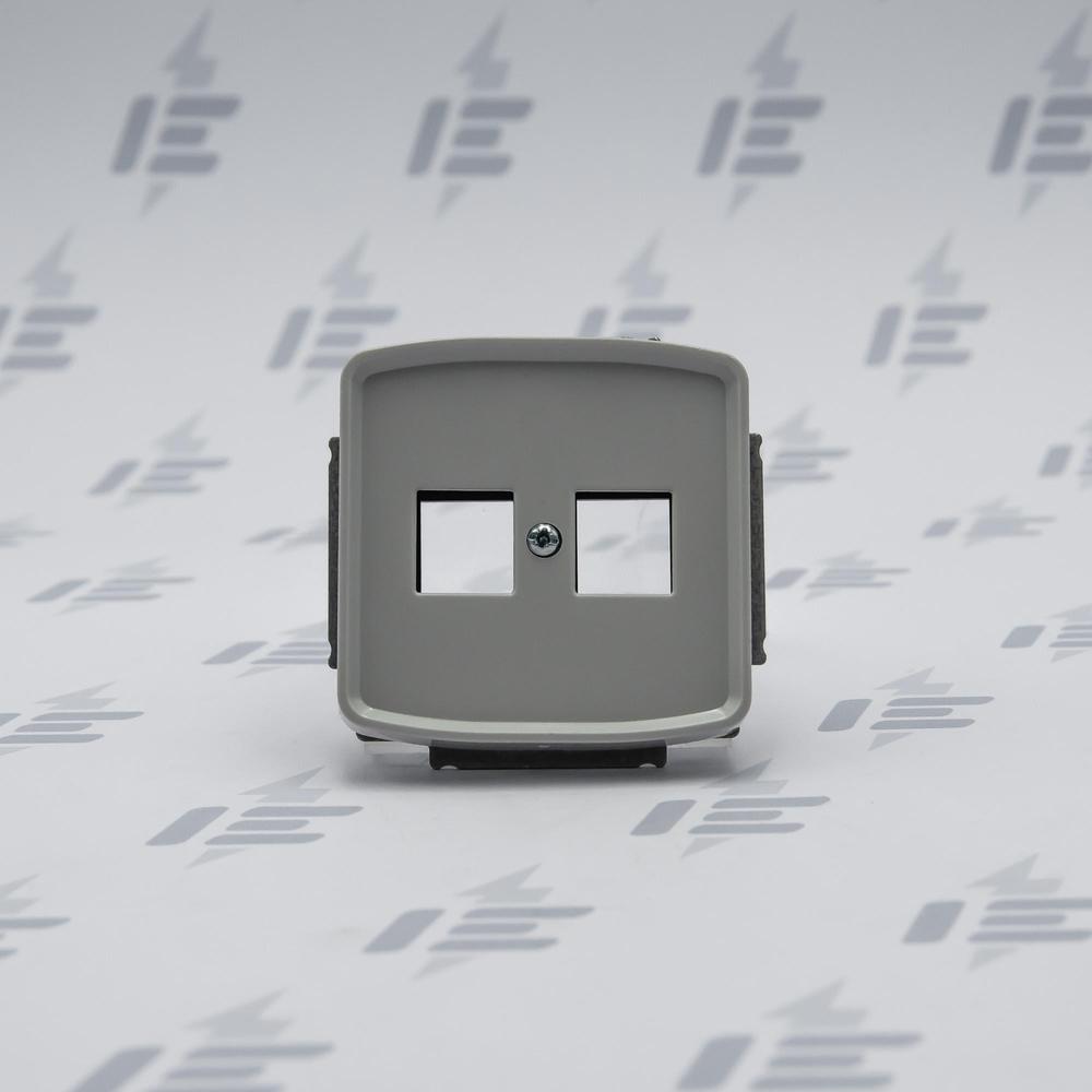 Kryt zásuvky komunikační přímé (2x), s kovovým upevňovacím třmenem