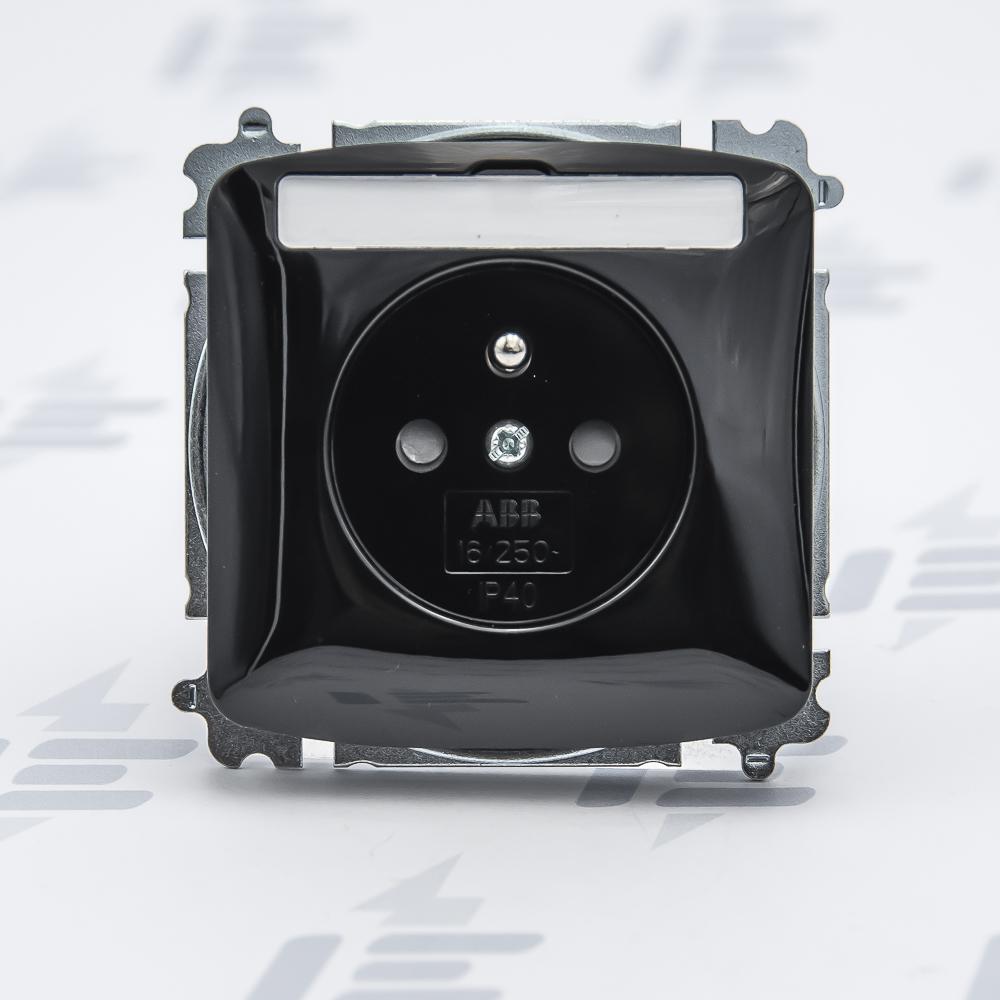 5519A-A02352 N Zásuvka jednonásobná s ochr. kolíkem, s clonkami, s popis. polem