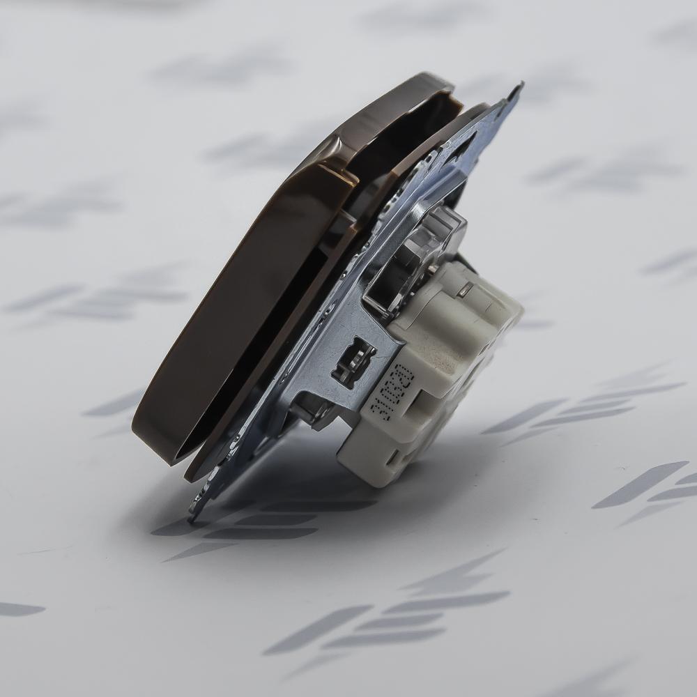 5519A-A02397 H Zásuvka jednonásobná, chráněná, s clonkami, s víčkem, s bezšroub. sv.