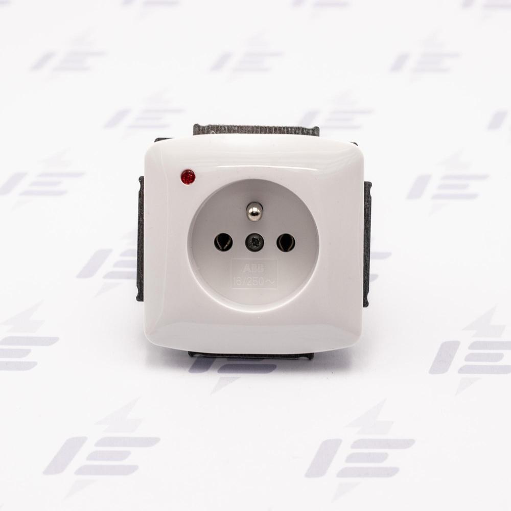 Zásuvka jednonásobná s ochr. kolíkem, s ochranou před přepětím