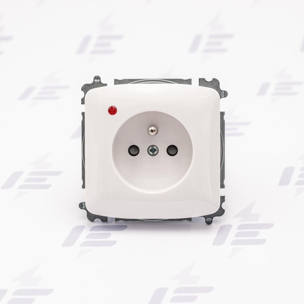 5599A-A02357 B Zásuvka jednonásobná s clon., s ochranou před přepětím, bezšroub. sv.