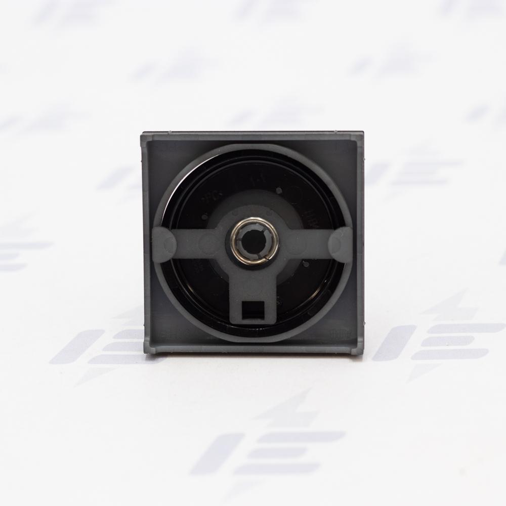 Kryt stmívače s otočným ovladačem, s upevňovací maticí