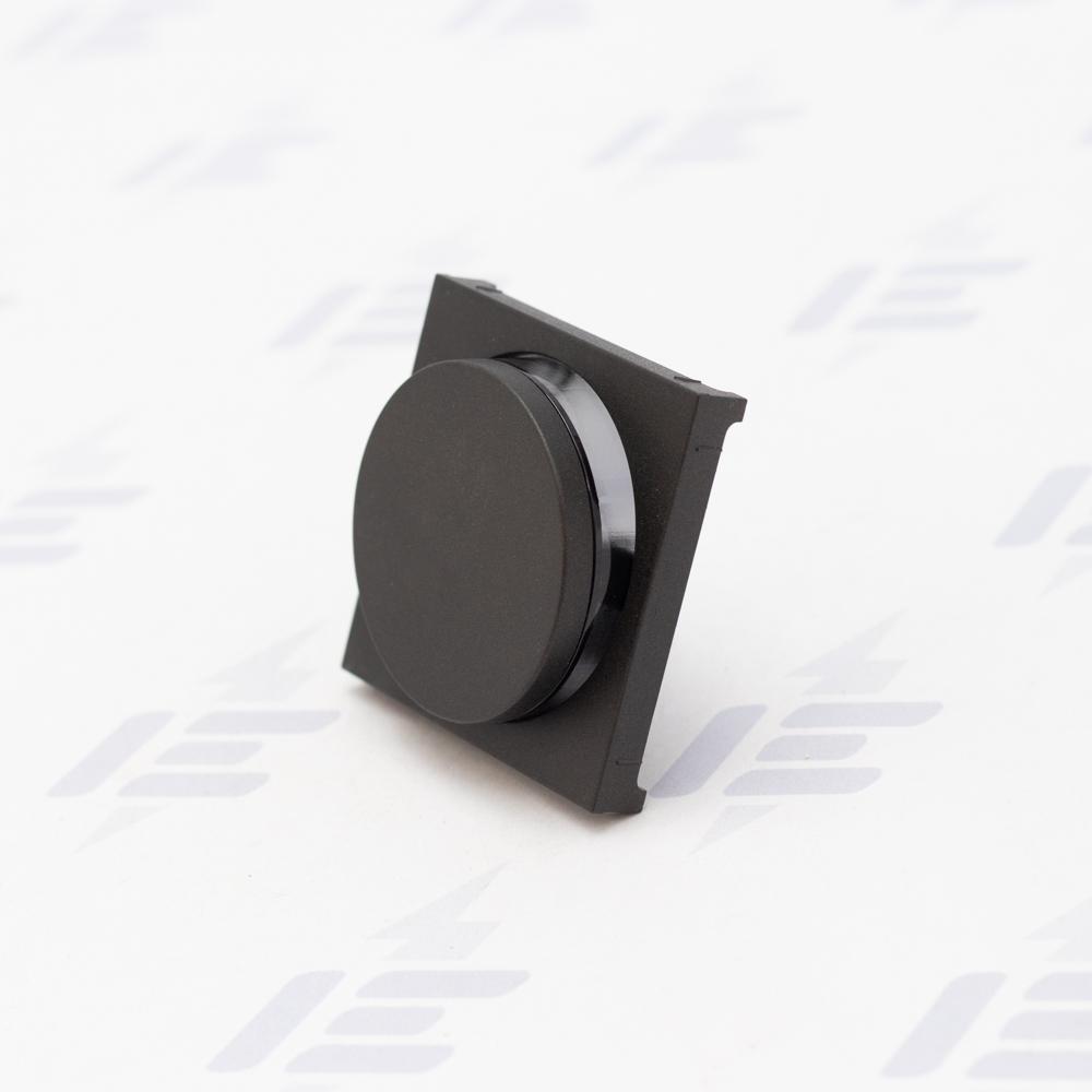 Kryt stmívače s otočným ovladačem, s upevňovací maticí