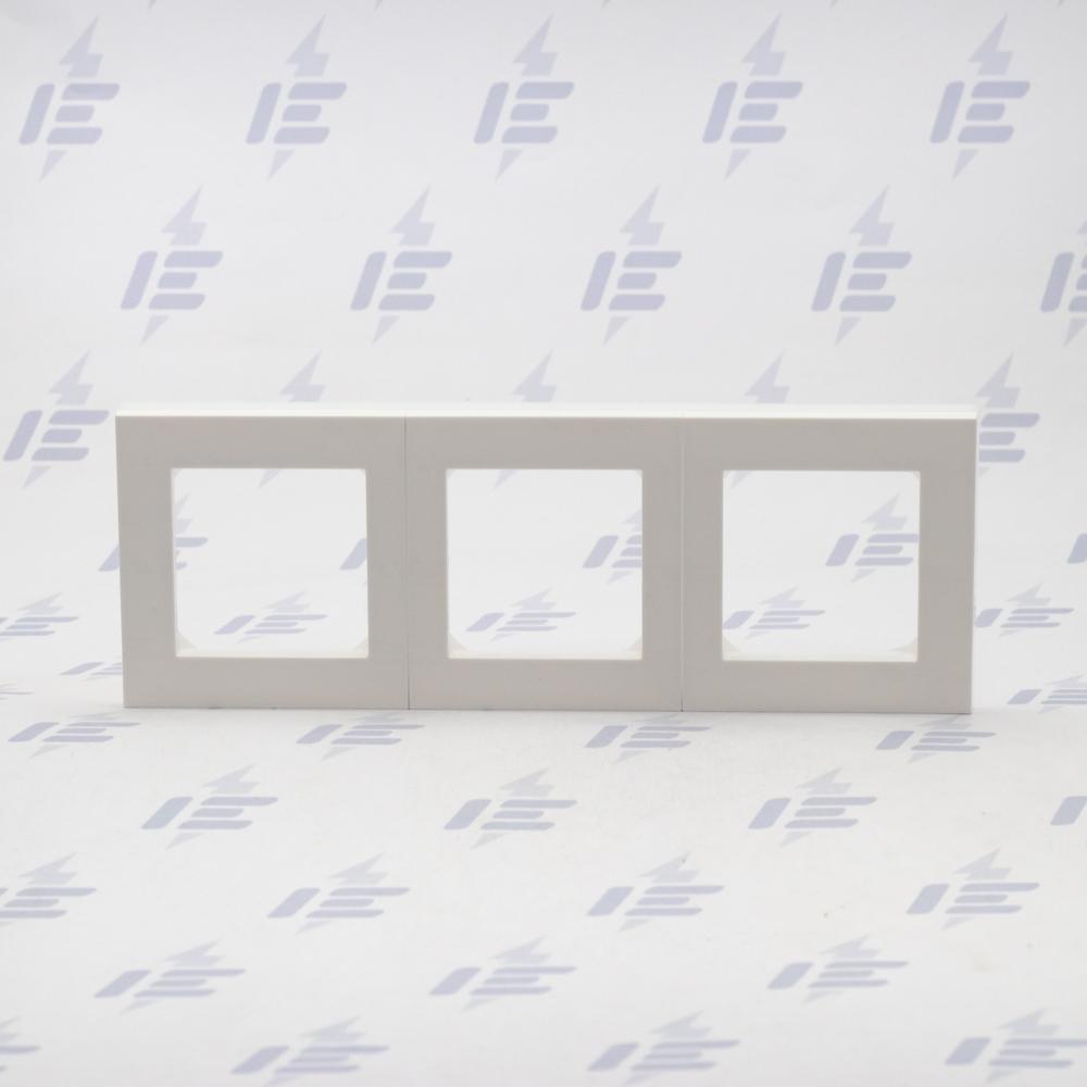 3901H-A05030 01 Rámeček trojnásobný, pro vodorovnou i svislou montáž