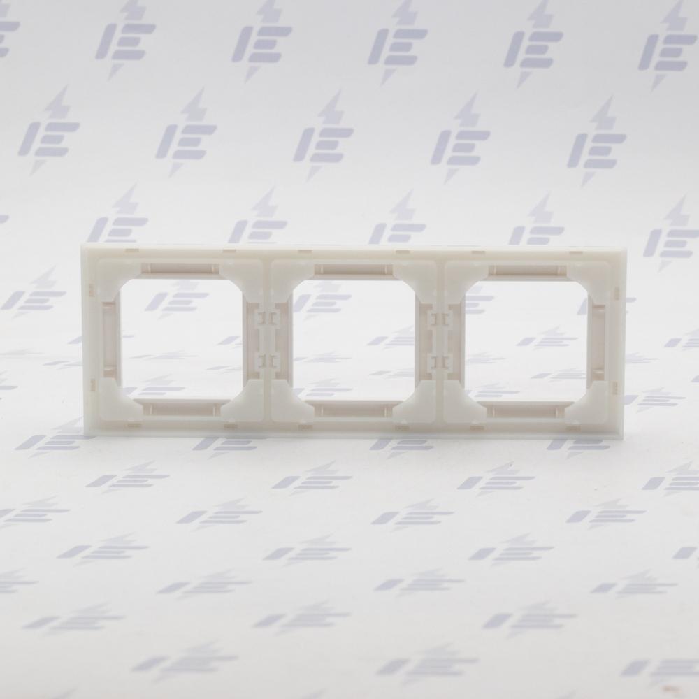 3901H-A05030 01 Rámeček trojnásobný, pro vodorovnou i svislou montáž