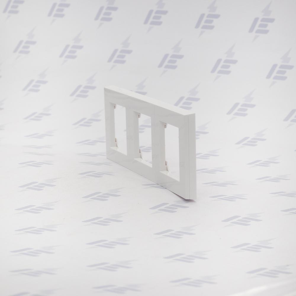 3901H-A05030 03 Rámeček trojnásobný, pro vodorovnou i svislou montáž