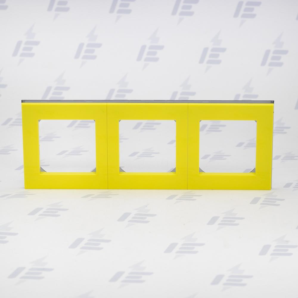 3901H-A05030 64 Rámeček trojnásobný, pro vodorovnou i svislou montáž