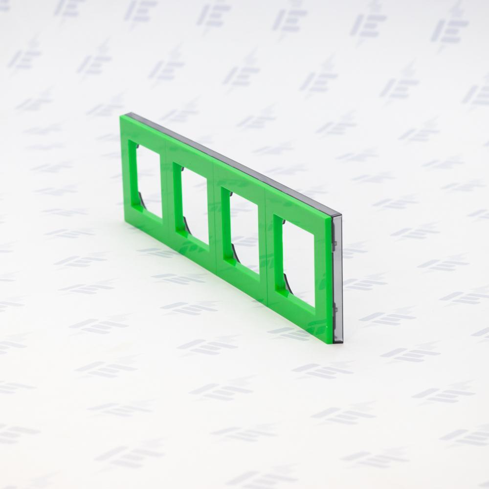 3901H-A05040 67 Rámeček čtyřnásobný, pro vodorovnou i svislou montáž