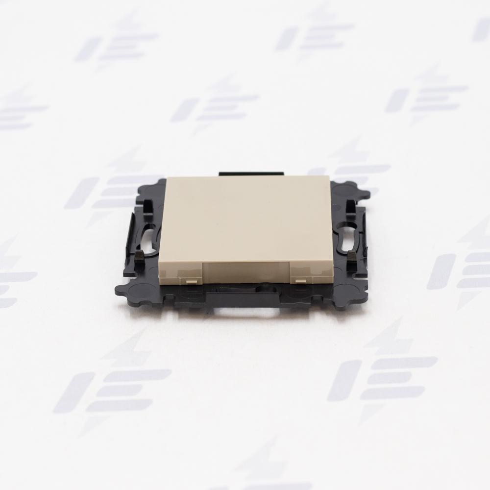 3902H-A00001 18 Kryt zaslepovací