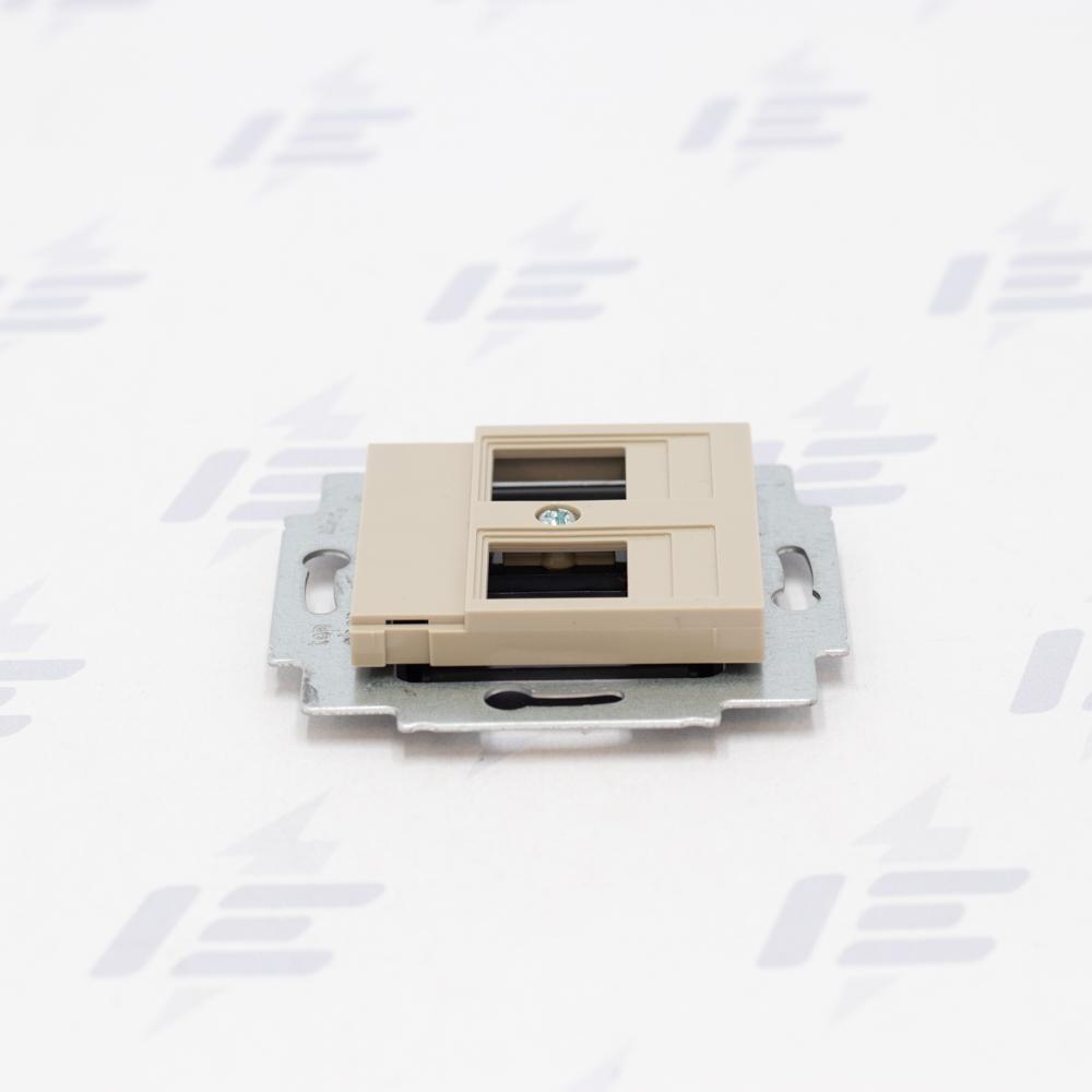 5014H-A01018 18 Kryt zásuvky komunikační přímé (2x), s kovovým upevňovacím třmenem