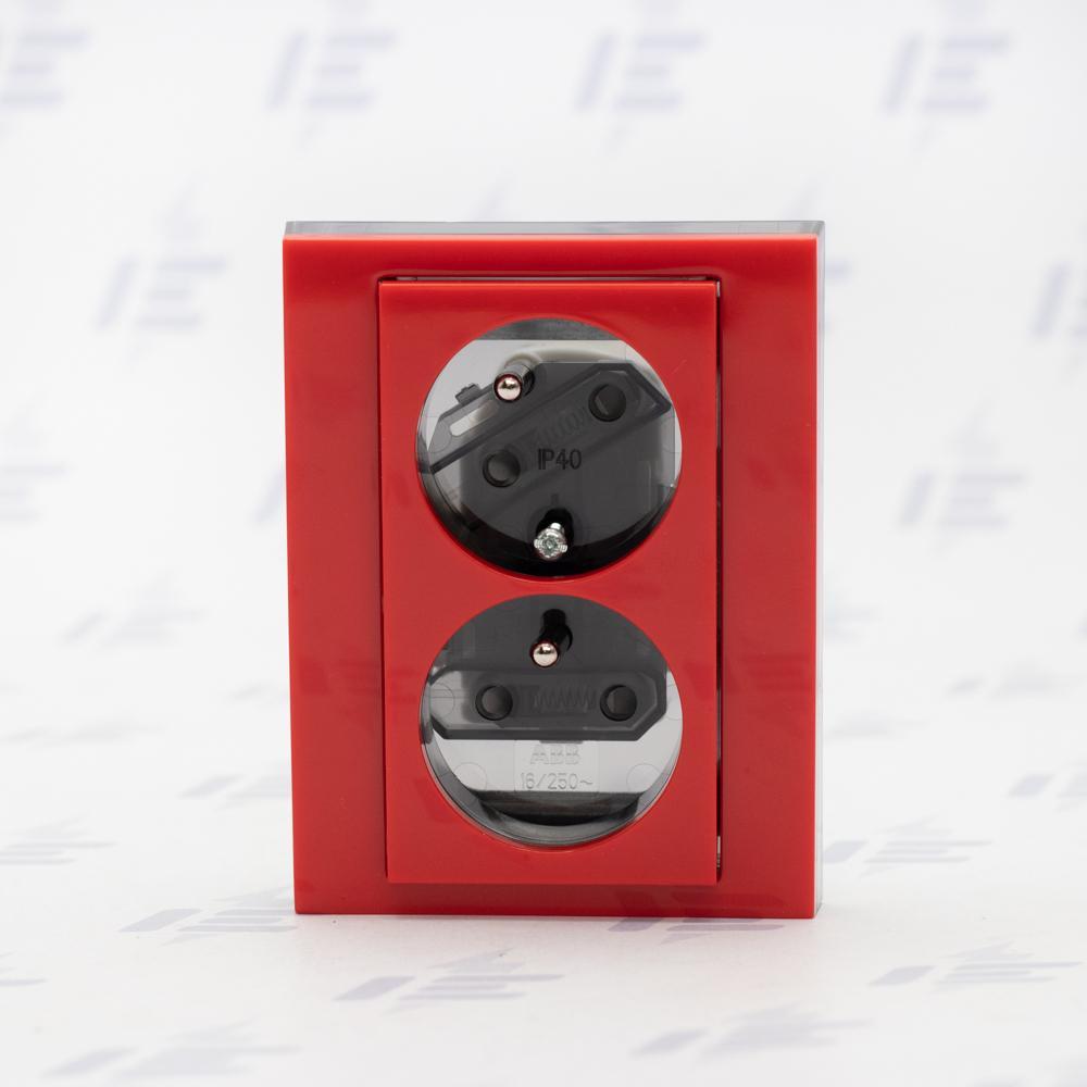 5513H-C02357 65 Zásuvka dvojnásobná s ochr. kolíky, s clonkami, s natočenou dutinou