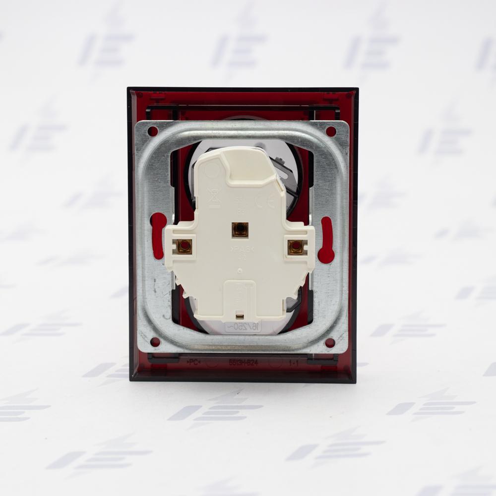 5513H-C02357 65 Zásuvka dvojnásobná s ochr. kolíky, s clonkami, s natočenou dutinou