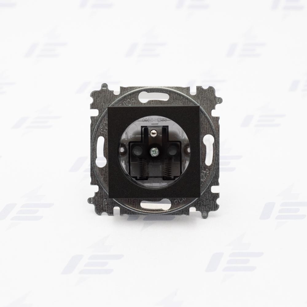 5519H-A02357 63 Zásuvka jednonásobná s ochranným kolíkem, s clonkami