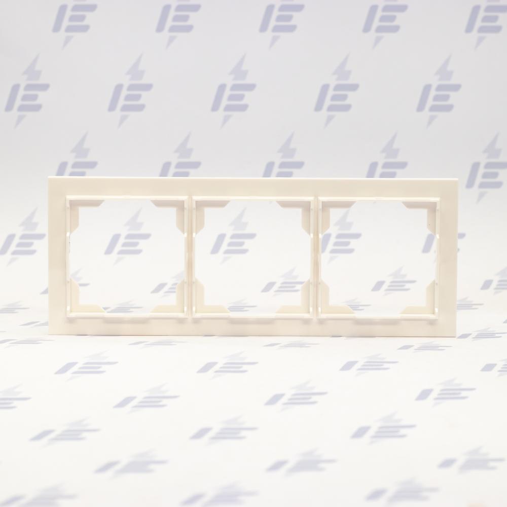 3901M-A00130 03 Rámeček trojnásobný, pro vodorovnou i svislou montáž