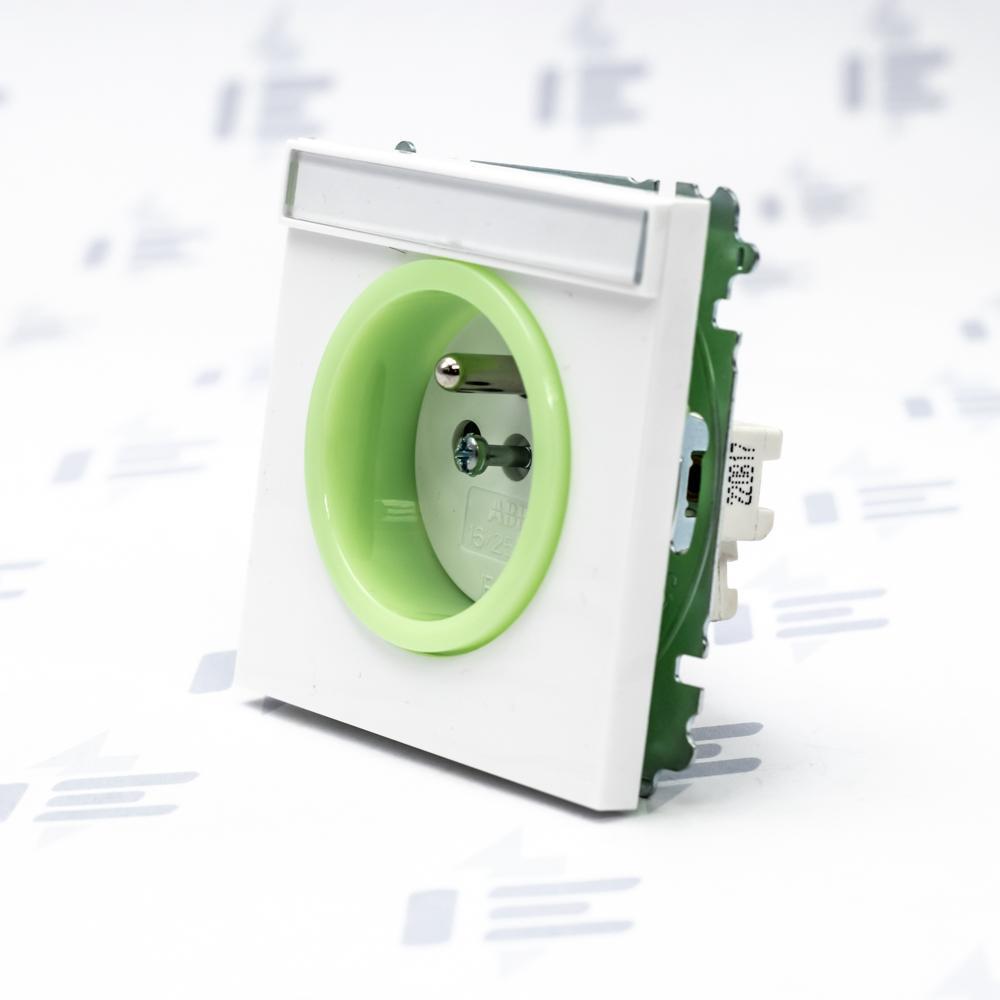 5519M-A02352 42 Zásuvka jednonásobná s ochr. kolíkem, s clonkami, s popis. polem