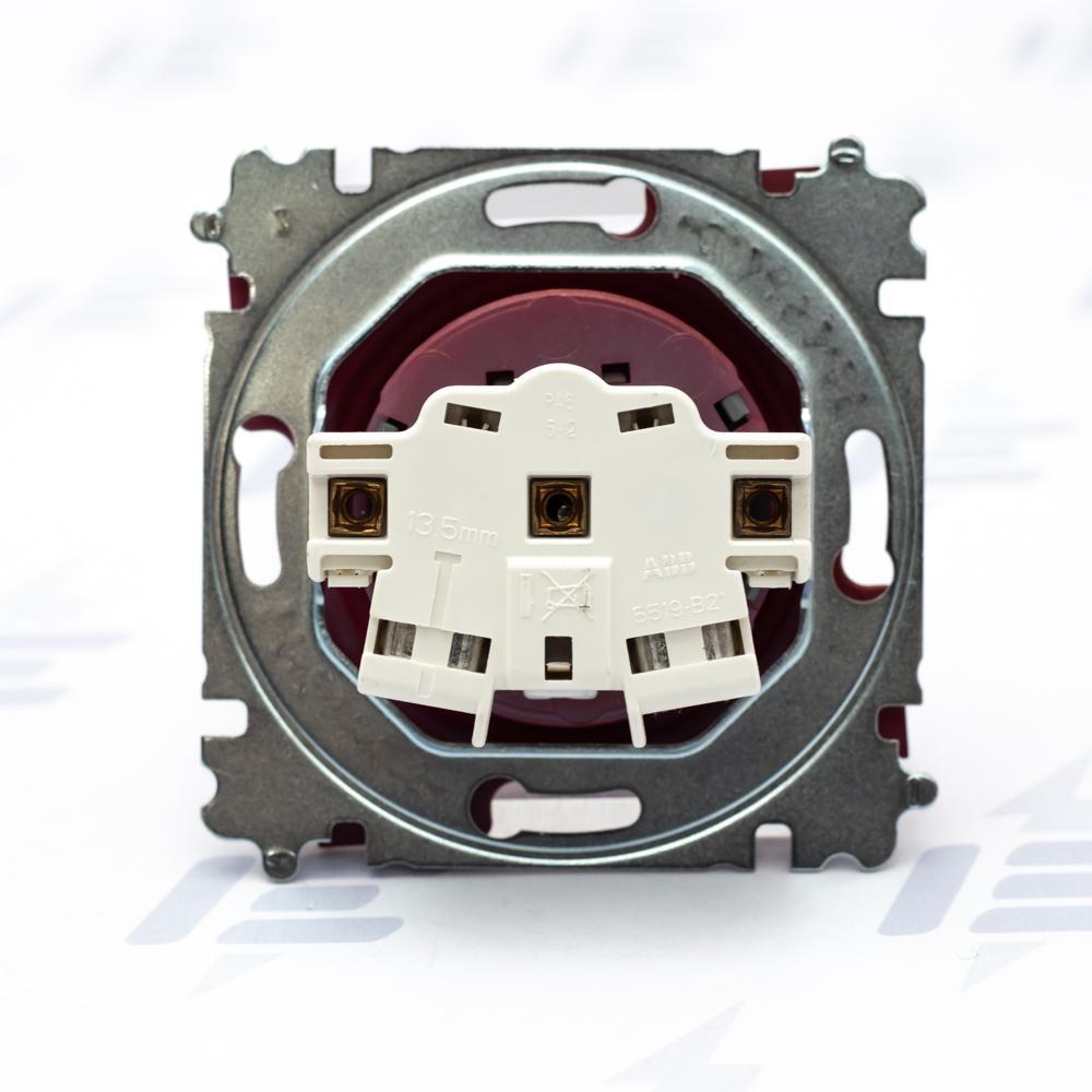 5519M-A02357 71 Zásuvka jednonásobná, s ochr. kolíkem, s clonkami, s bezšroub. sv.