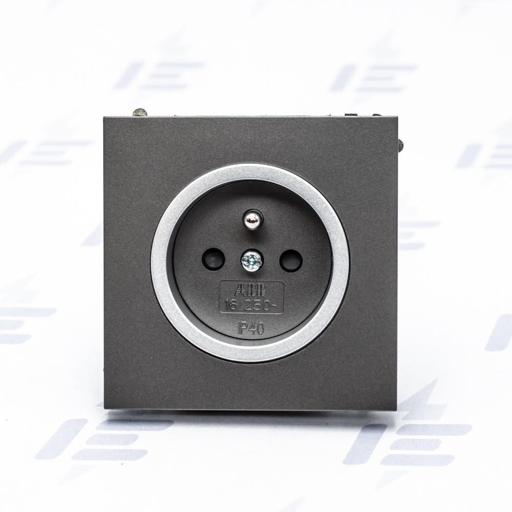 5519M-A02357 73 Zásuvka jednonásobná, s ochr. kolíkem, s clonkami, s bezšroub. sv.