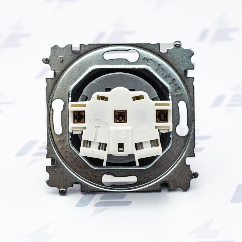 5519M-A02357 73 Zásuvka jednonásobná, s ochr. kolíkem, s clonkami, s bezšroub. sv.