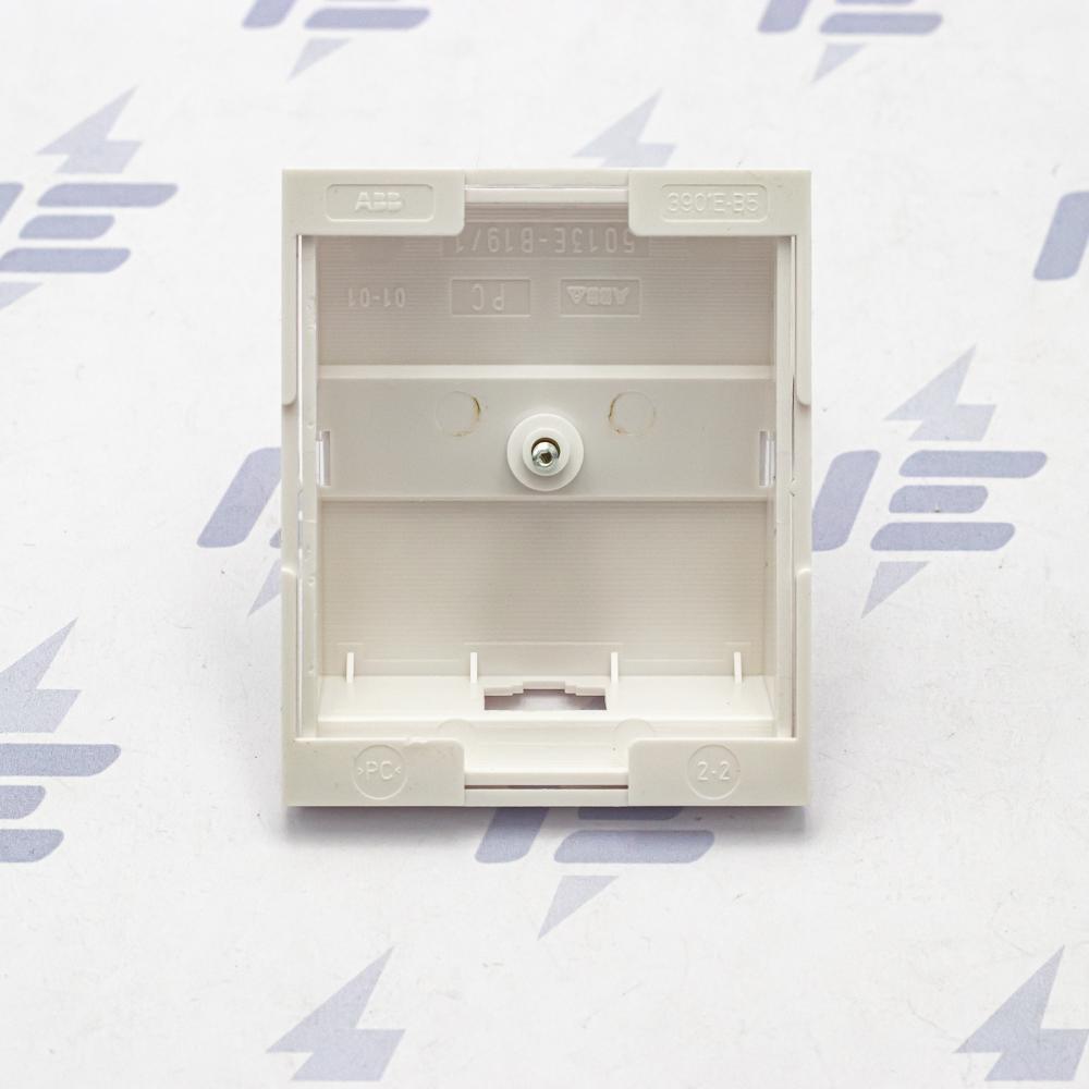 5013E-A00251 03 Kryt zásuvky ISDN koncové, jednonásobné