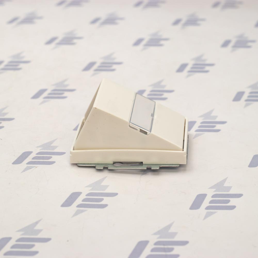 5014E-A00100 03 Kryt zásuvky komunikační (pro nosnou masku)