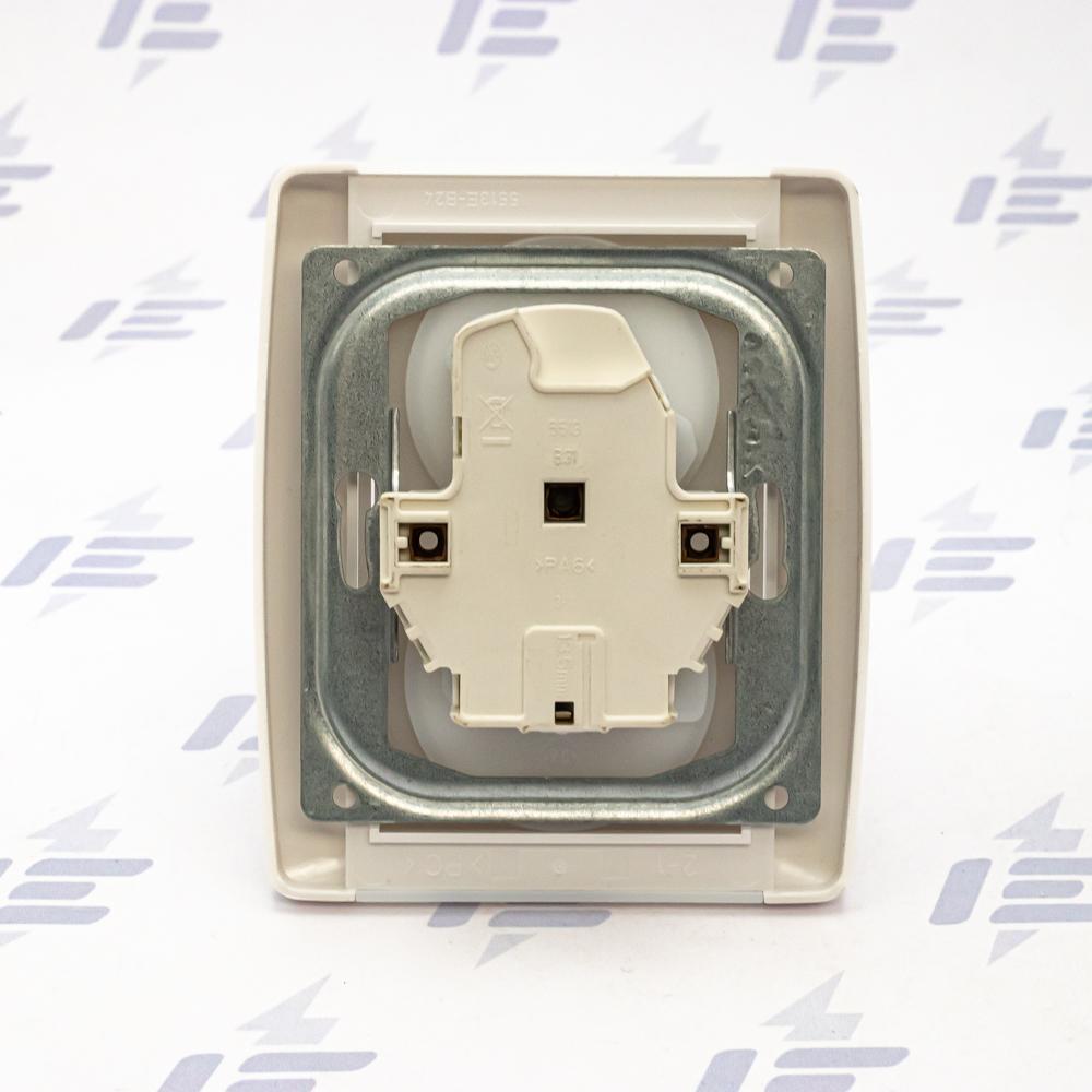 5513E-C02357 01 Zásuvka dvojnásobná chráněná s clonkami, bezšroub. svorky