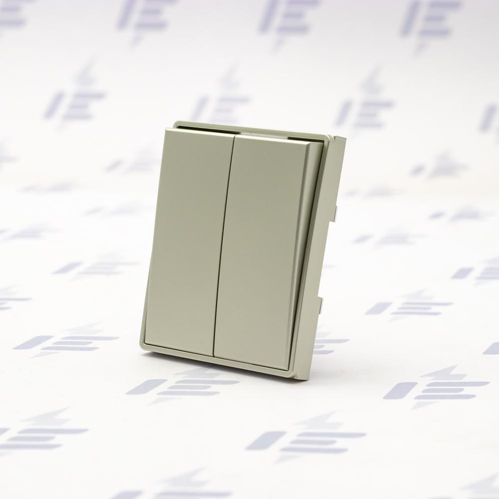 3558E-A00652 32 Kryt spínače dělený