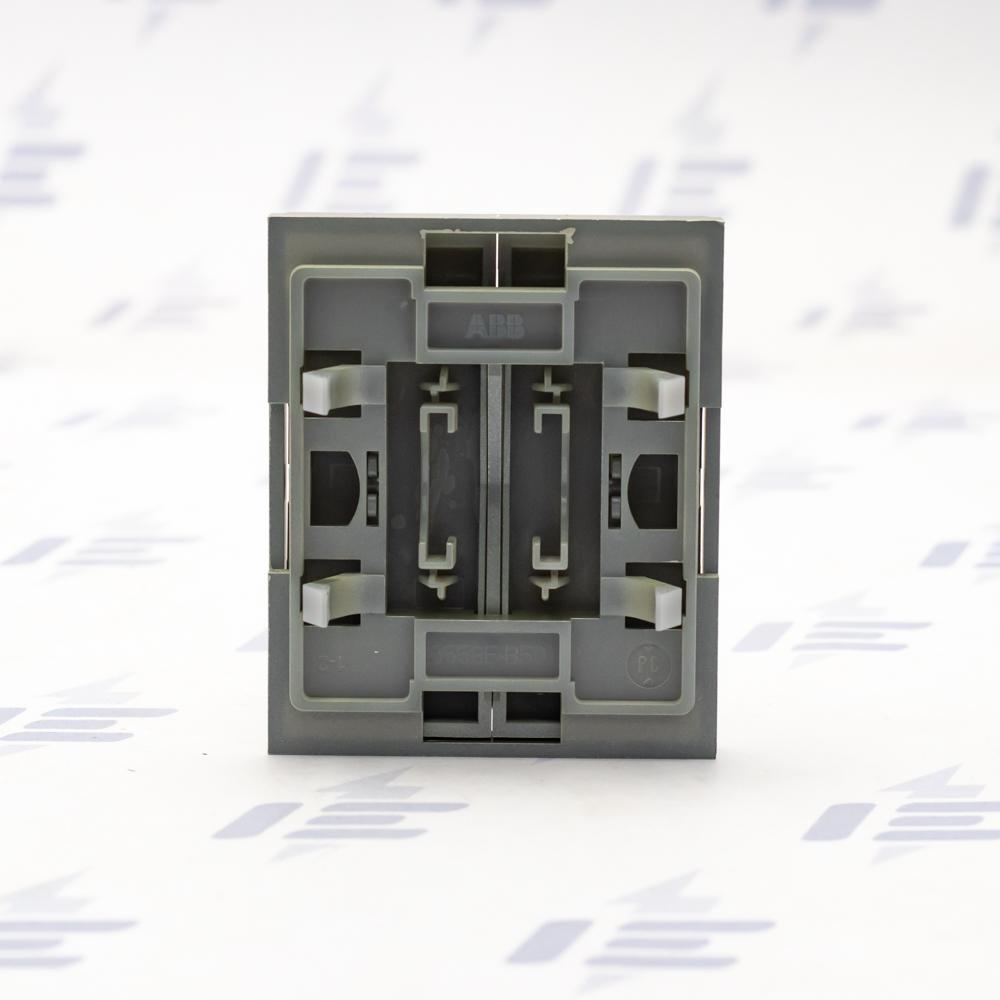 3558E-A00652 32 Kryt spínače dělený