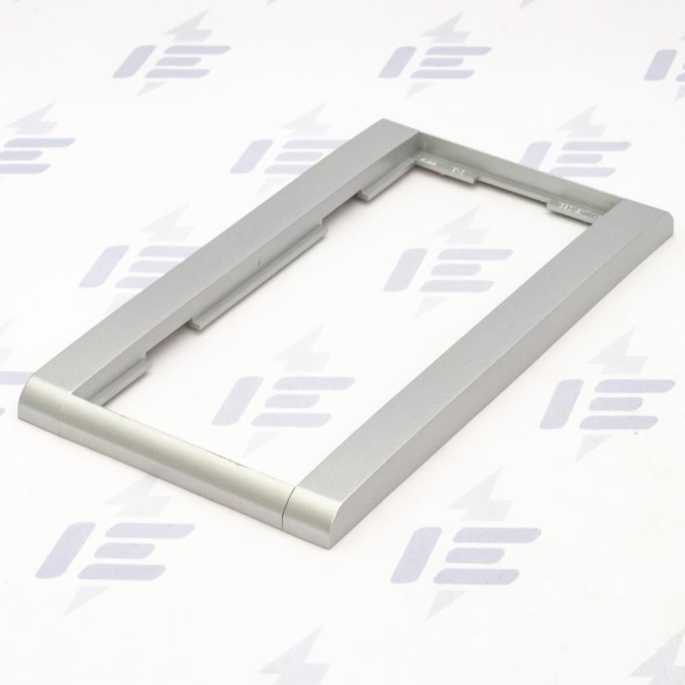 3901F-A00121 08 Rámeček dvojnásobný, svislý