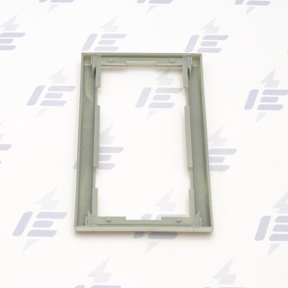 3901F-A00121 32 Rámeček dvojnásobný, svislý