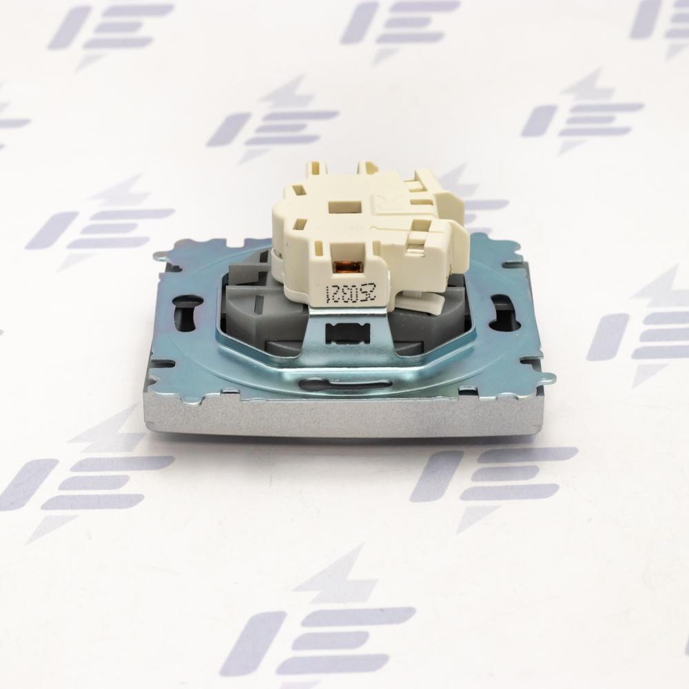 5519E-A02357 08 Zásuvka jednonásobná, chráněná, s clonkami, bezšroubové svorky