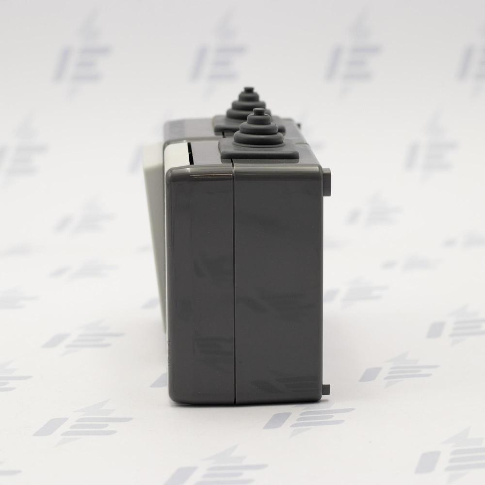 Kombinace přepínače střídavého a zásuvky jednonásobné, IP44