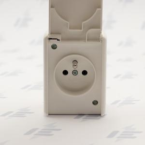 5518-2929 B Zásuvka jednonásobná s víčkem, IP44
