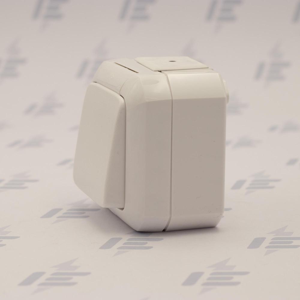 5518N-C02510 B Zásuvka jednonásobná s ochranným kolíkem, s víčkem, IP54