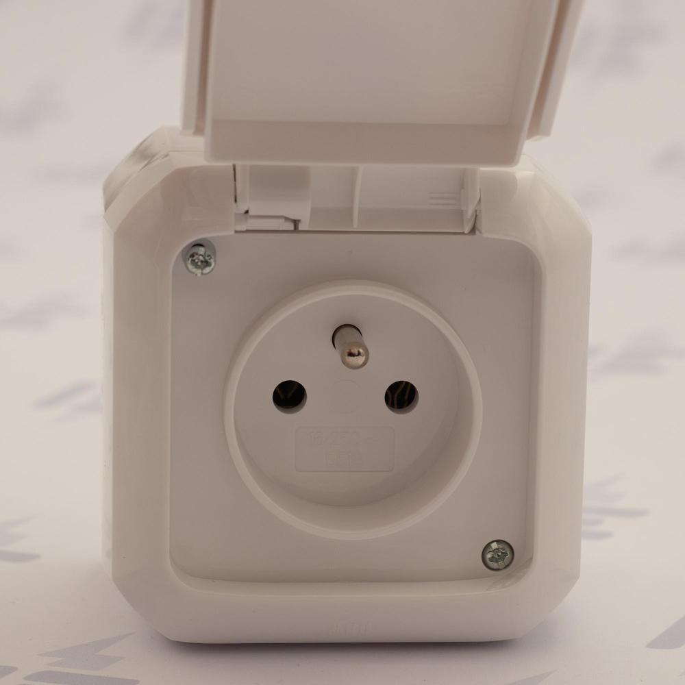 5518N-C02510 B Zásuvka jednonásobná s ochranným kolíkem, s víčkem, IP54