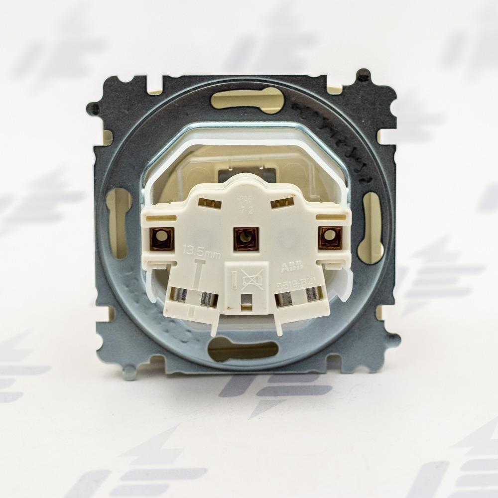 5519A-A02997 C Zásuvka jednonásobná s clonkami, s víčkem, IP44, bezšroubové svorky