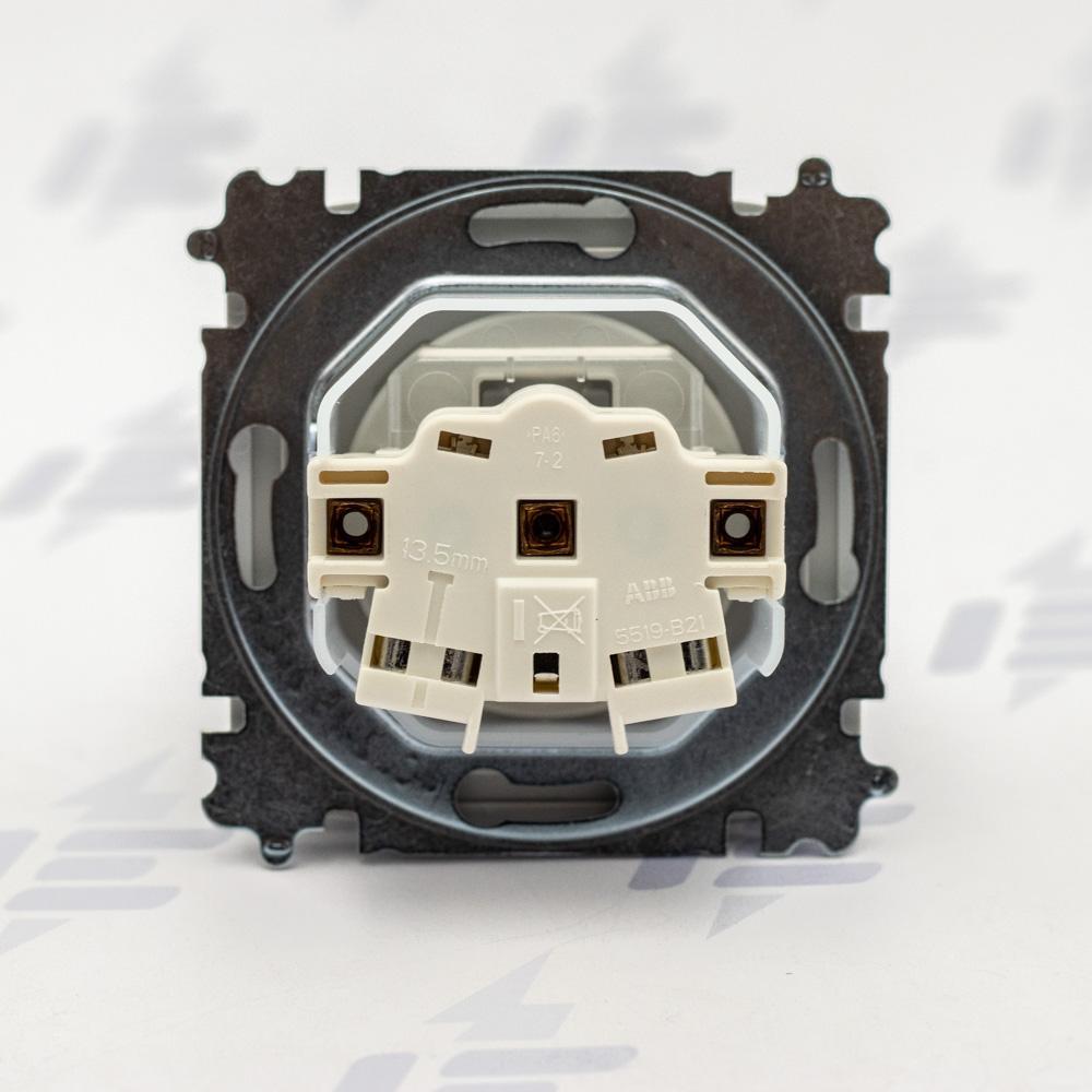 5519A-A02997 S Zásuvka jednonásobná s clonkami, s víčkem, IP44, bezšroubové svorky