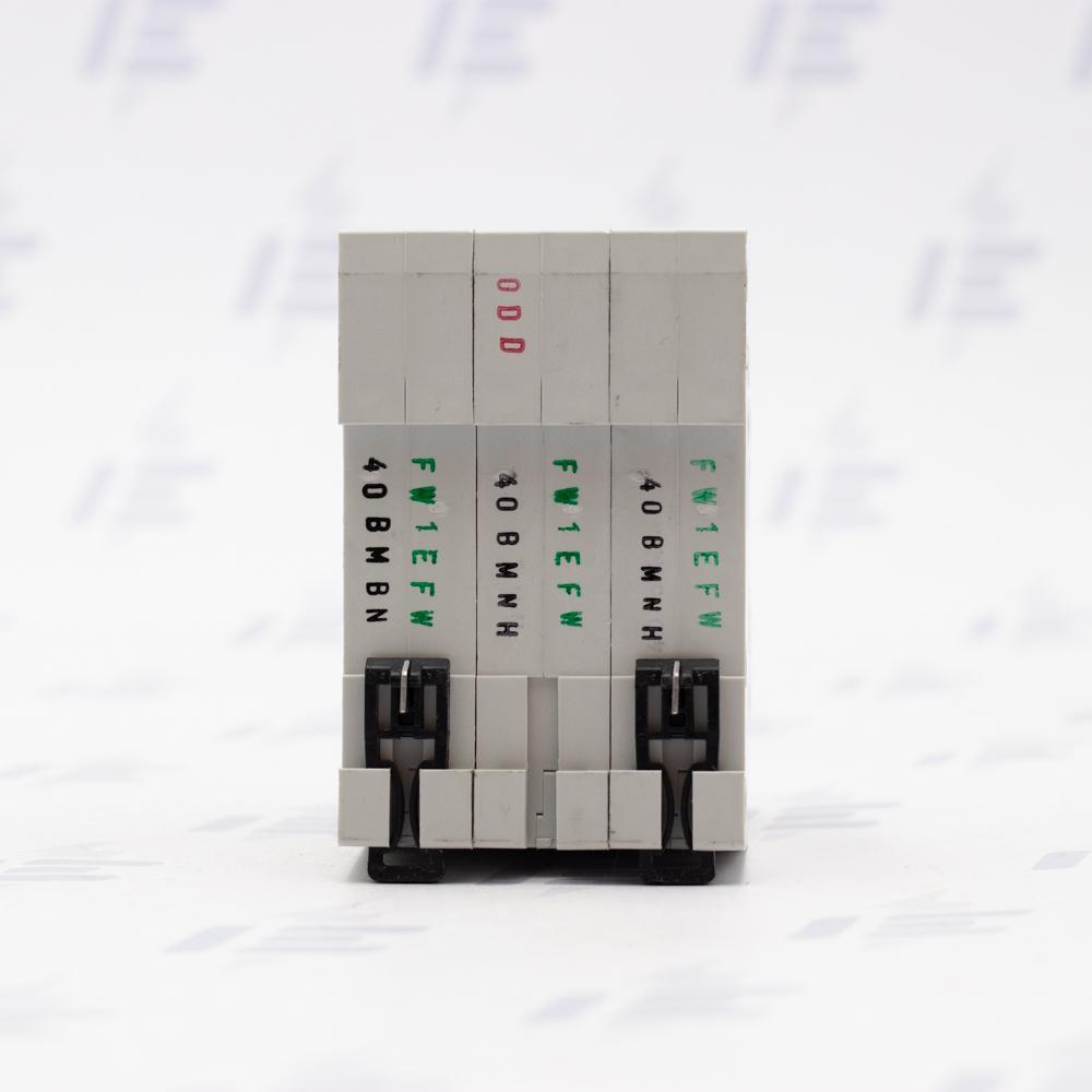 PL7-B40/3 Jistič PL7, char B, 3-pólový, Icn=10kA, In=40A (263393)