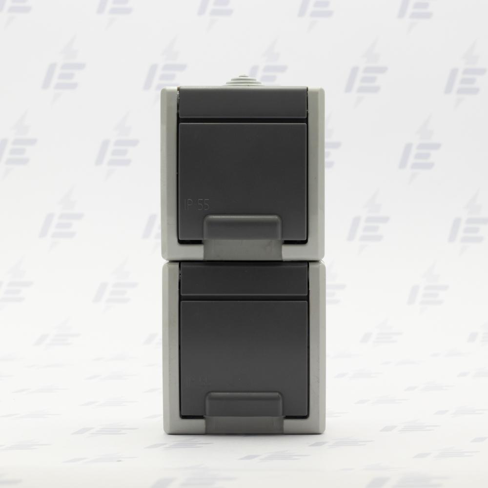 19087 ATLAS IP55 Zásuvka 2x 2P+PE, 2-násobná svislá s ochr. kolíkem, šedá