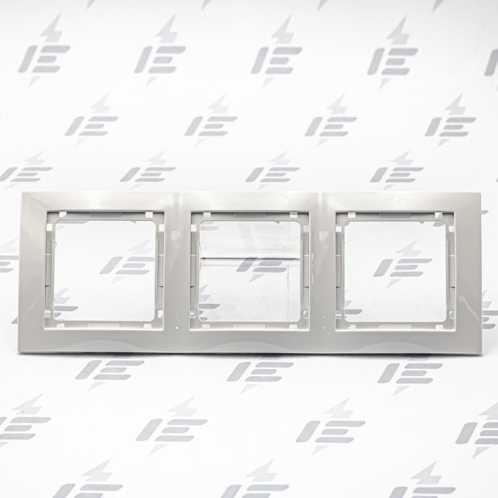 MGU4.006.18 Unica Colors - Krycí rámeček bez dekorativního rámečku trojnásobný, Polar