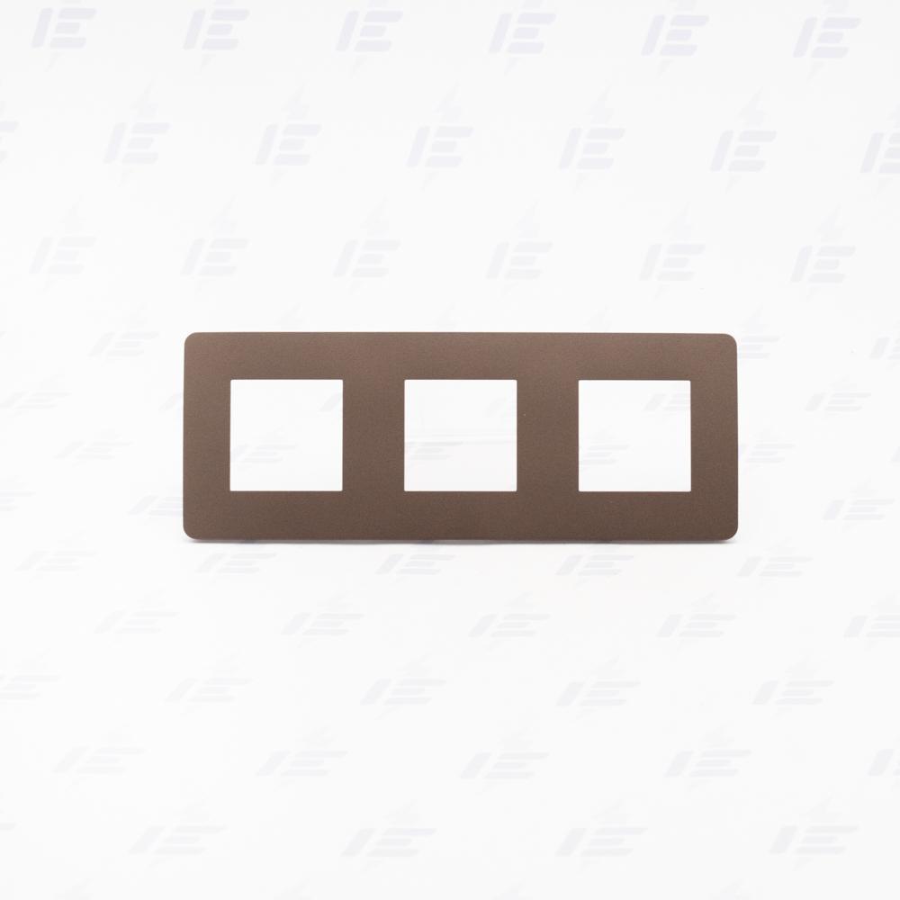 NU280616 Unica Studio Color - Krycí rámeček trojnásobný, Chocolate/Bílý