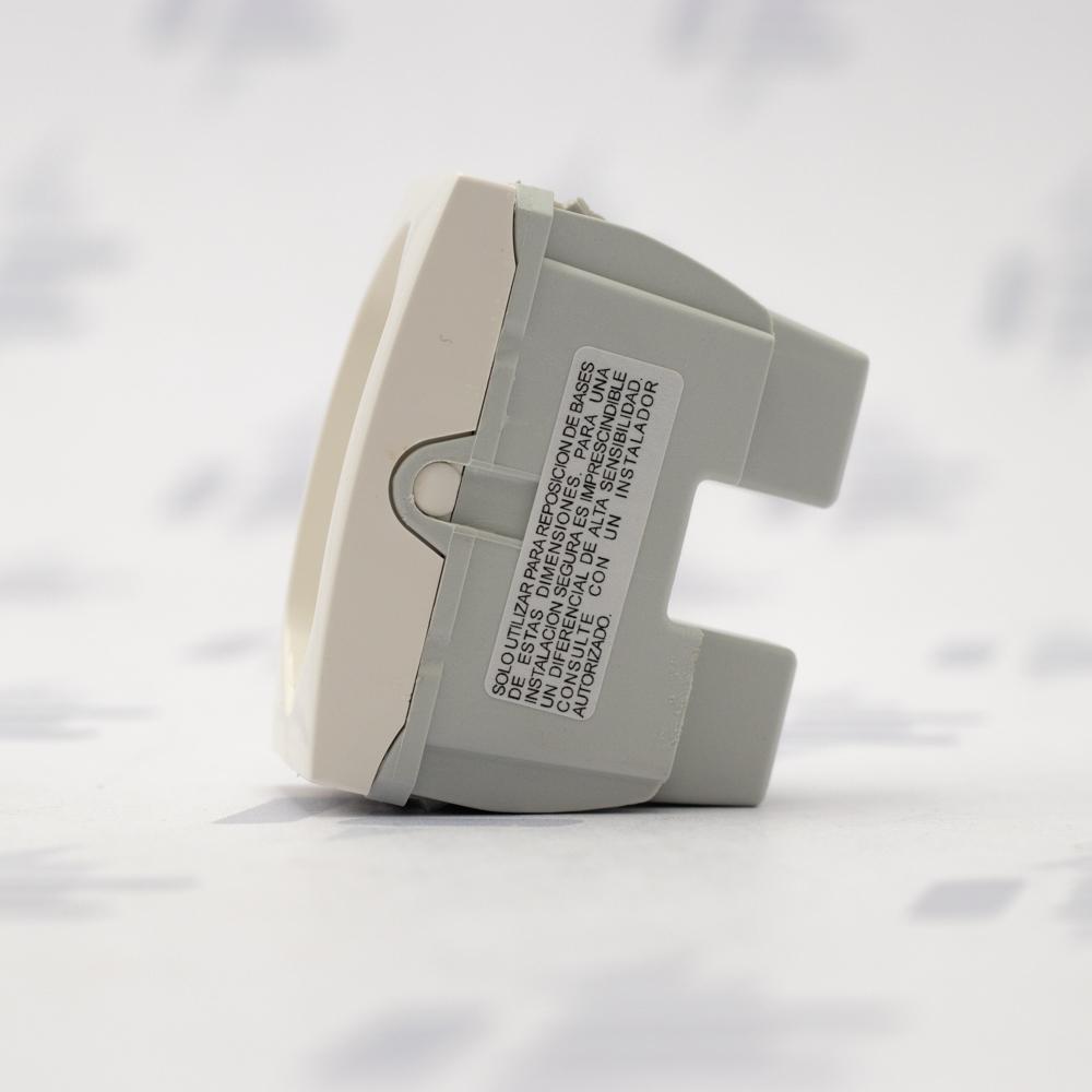 MGU3.031.25 Unica - Zásuvka 230V/10A pro ploché vidlice 1 modul, Marfil